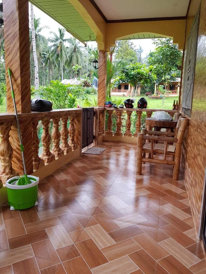 Paco'S Garden Home Stay Mambajao Exterior photo